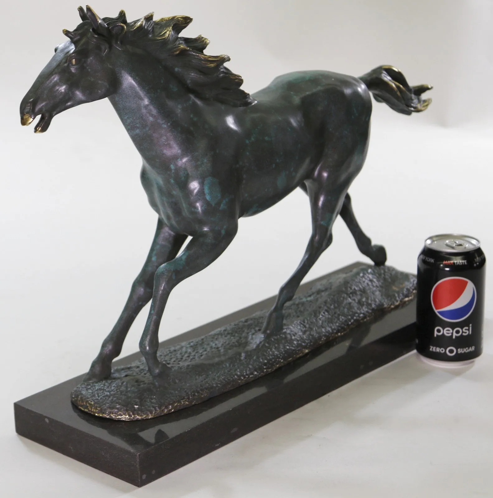 CLEARANCE SALE Limited Edition Bronze horse sculpture w/ COA & Certificate Art