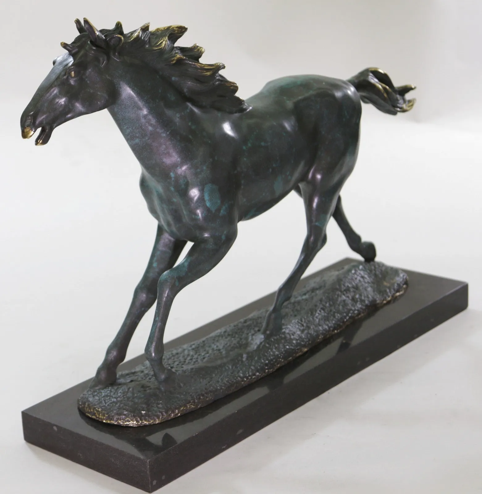 CLEARANCE SALE Limited Edition Bronze horse sculpture w/ COA & Certificate Art