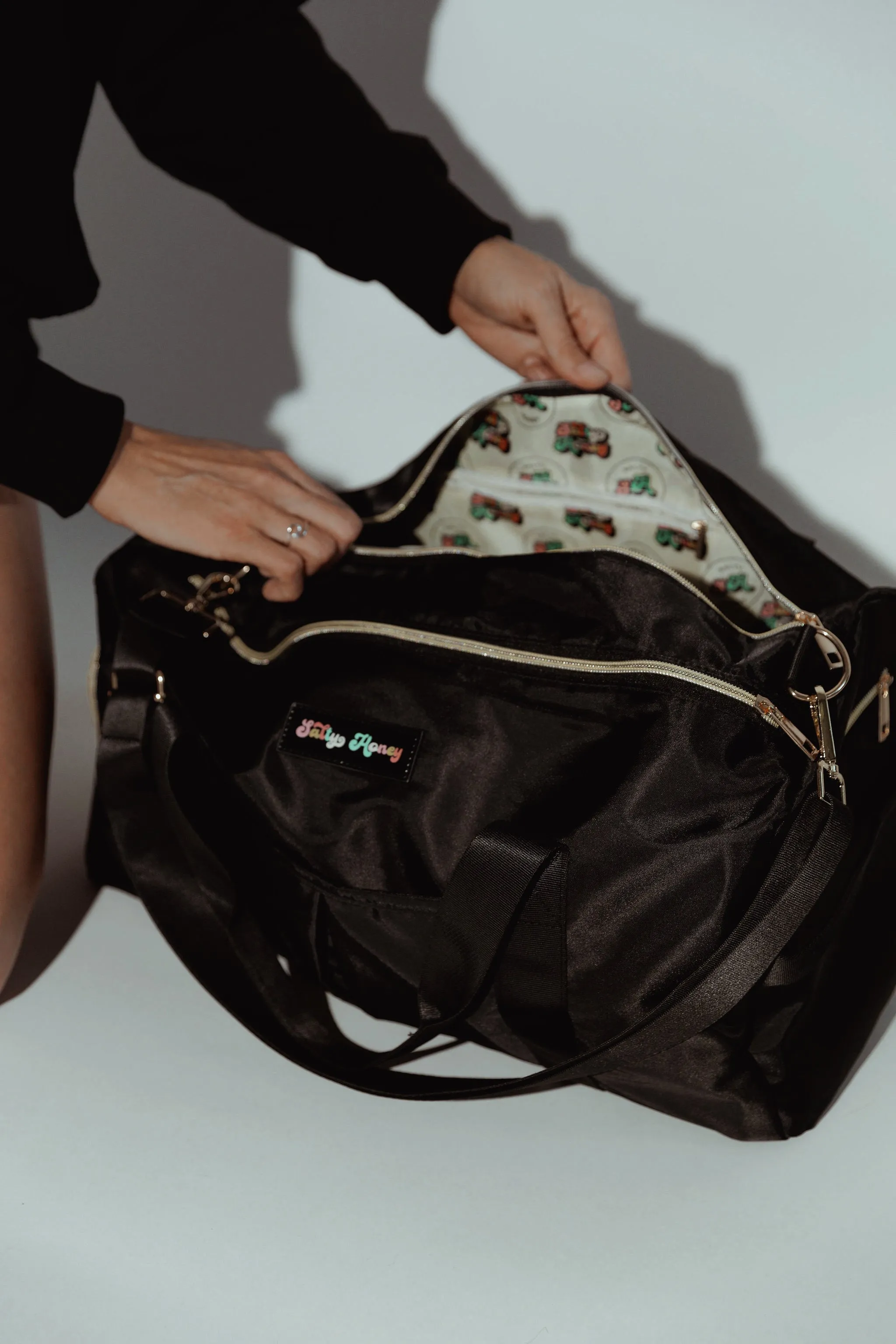 GYM BAG: BLACK