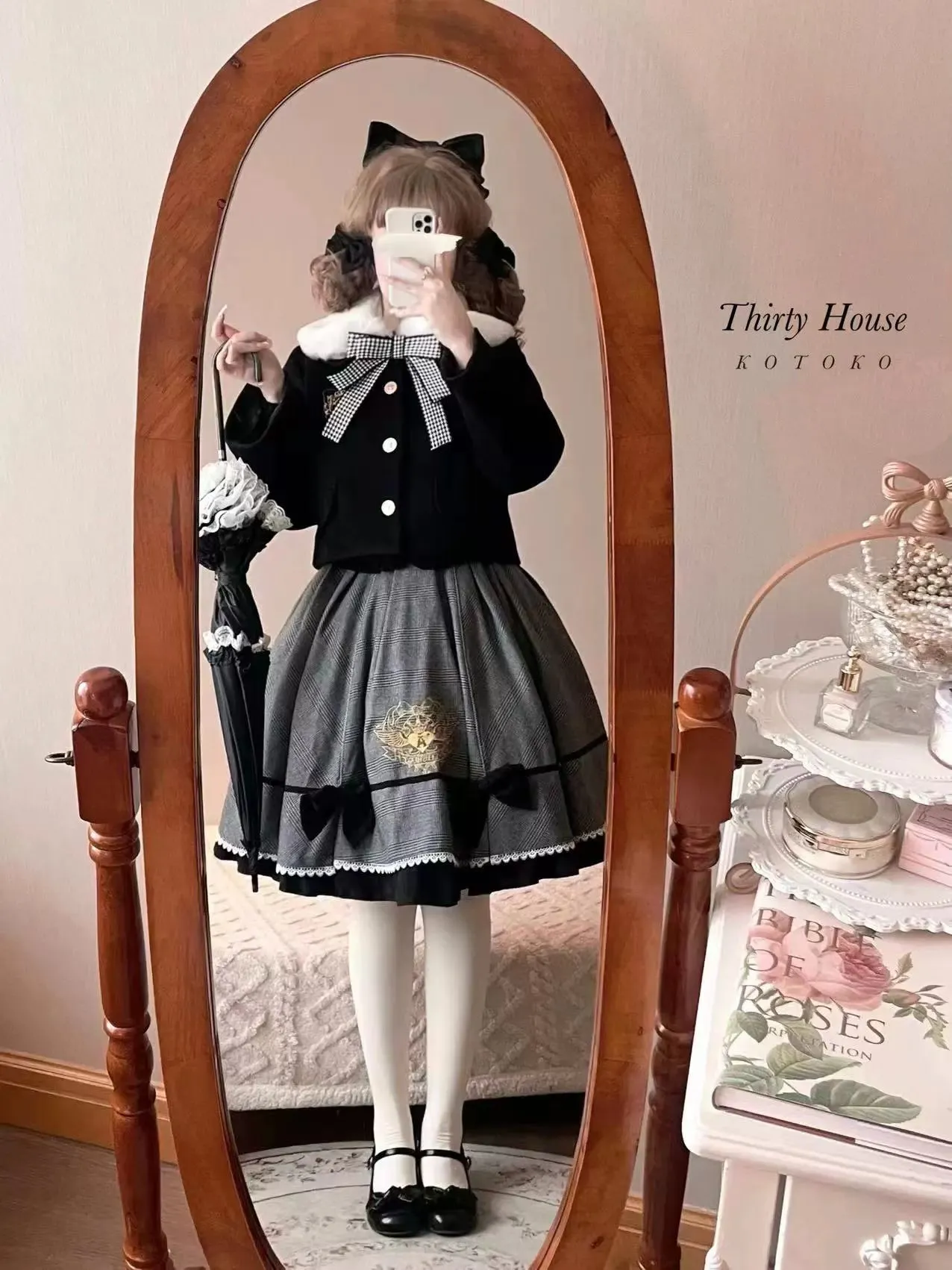 ThirtyHouse~Retro Warm Winter Lolita Wool Coat Short Coat